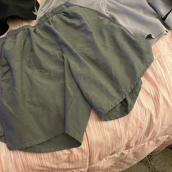 5 pair of Nike Shorts size medium all in good condition Dri Fit. Bundle - Picture 4 of 5